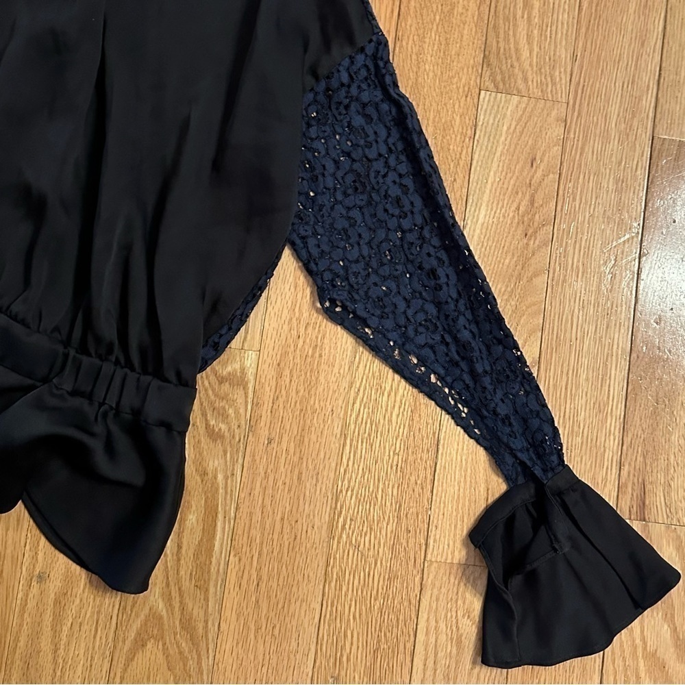 Marissa Webb Revolve Navy/Black Sullivan Crepe & Lace Blouse Cut Out Sleeves L - Picture 7 of 10